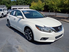 2017 Nissan Altima SR $12,995